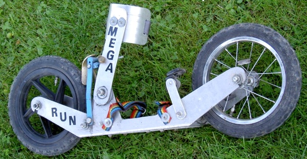 Jeden z pierwszych prototypów rolek terenowych Skike
